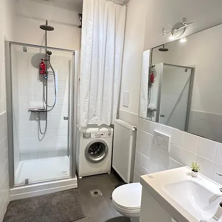 Daire Reviczky 7 Apartment, 60 M2 *